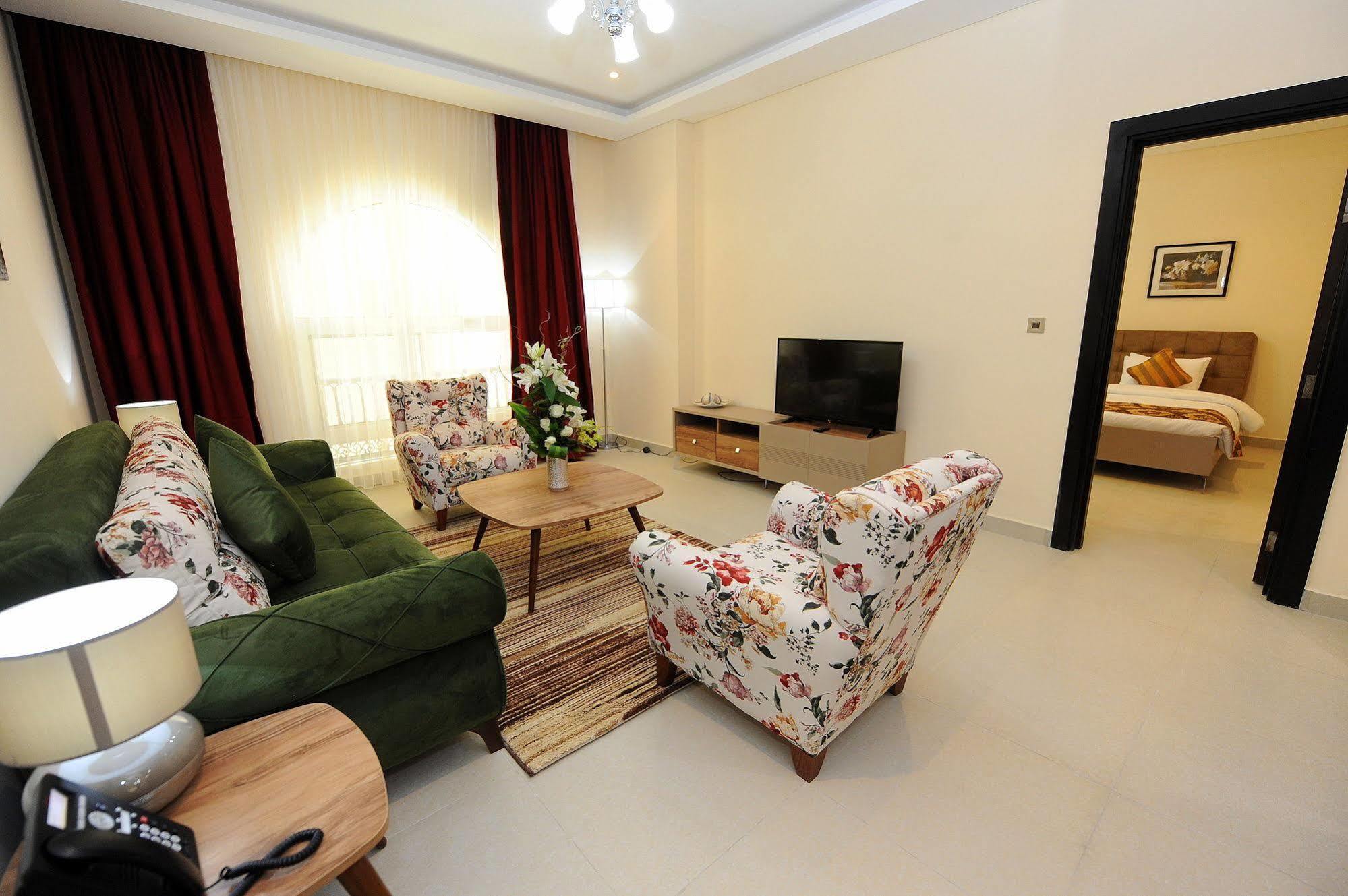 Al Mansour Park Inn Hotel&Apartment Doha Bagian luar foto